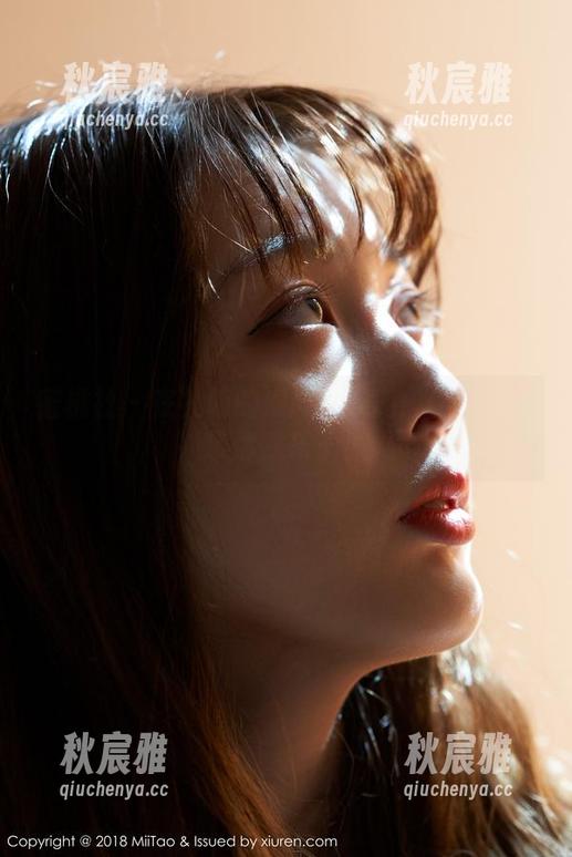 蜜桃社 - 在礼服的海洋中畅游：伊琳图库带你找乐子！