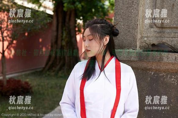 蜜桃社 - 初月的长腿作品集：最新一辑，可能是腿控们最爱的梦中情腿！