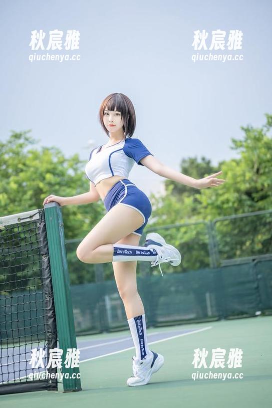 私房写真大揭秘：蜜汁猫裘的白裙不只是裙子