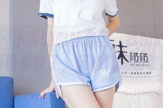 袜啵啵 – 小淳的肉丝套图，我的心都被这画面俘获了，风格真是别致。