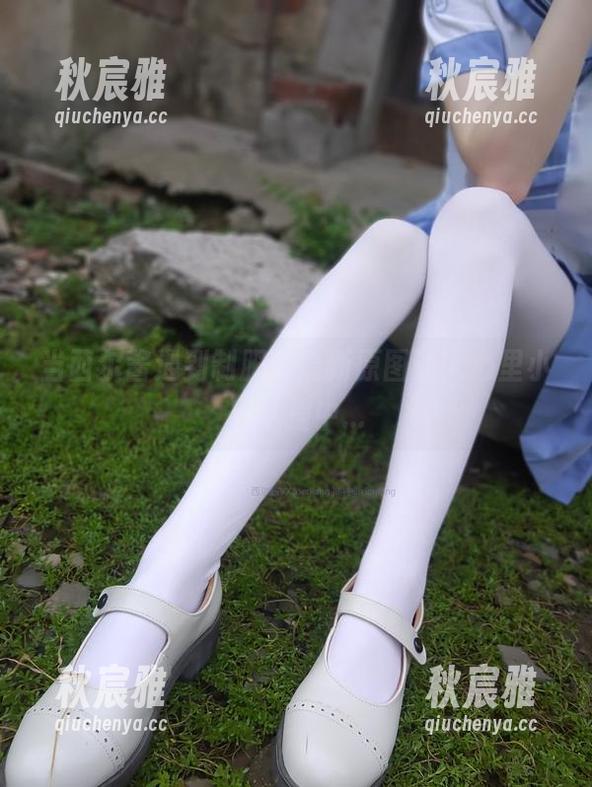 西尔酱 当西尔酱遇到制服,最新原图让人心里小鹿乱撞中...