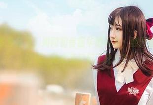 原图中的许多鱼鱼鱼，如同初音韶华般闪耀；翻开图册，心里悄悄想：她究竟经历了什么？