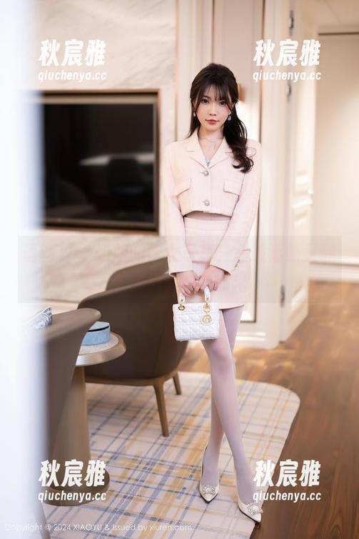 语画界-奶瓶 语画界 - 奶瓶的修女写真:一股清新又调皮的感觉扑面而来