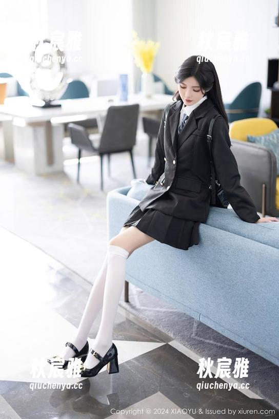 语画界-小沫琳 语画界 - 说好的私房美图,灰丝映射下的小沫琳竟然这么迷人!