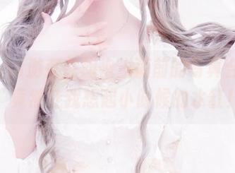 金鱼yui游荡在旗袍玉藻前的写真合集里，竟然让我想起小时候的水缸！
