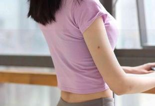 魔镜街拍 – 只有寒风懂的温暖：婷婷的极品肉丝美人原图，让你免费迷醉！