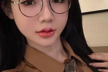 微密圈 – 校服里的她，黎允熙的图片让我有种小时候放学的感觉。