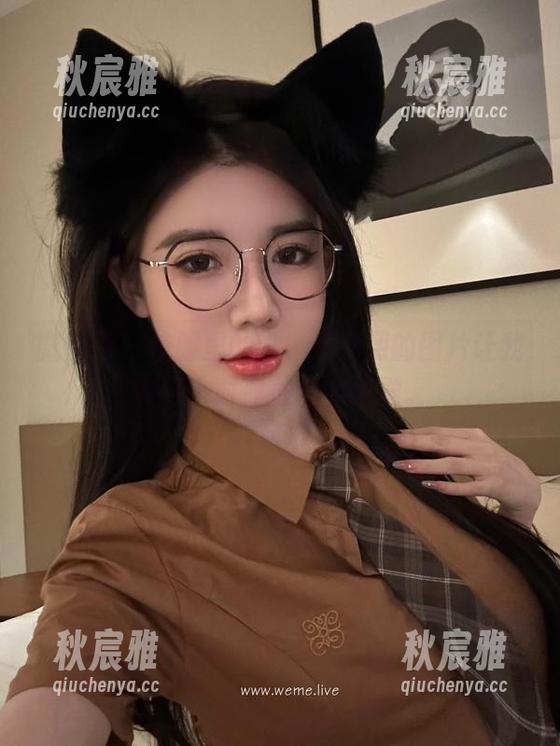 微密圈 - 校服里的她，黎允熙的图片让我有种小时候放学的感觉。